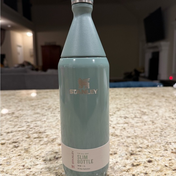Stanley The All Day SlimBottle Insulated 34oz - Picture 1 of 4